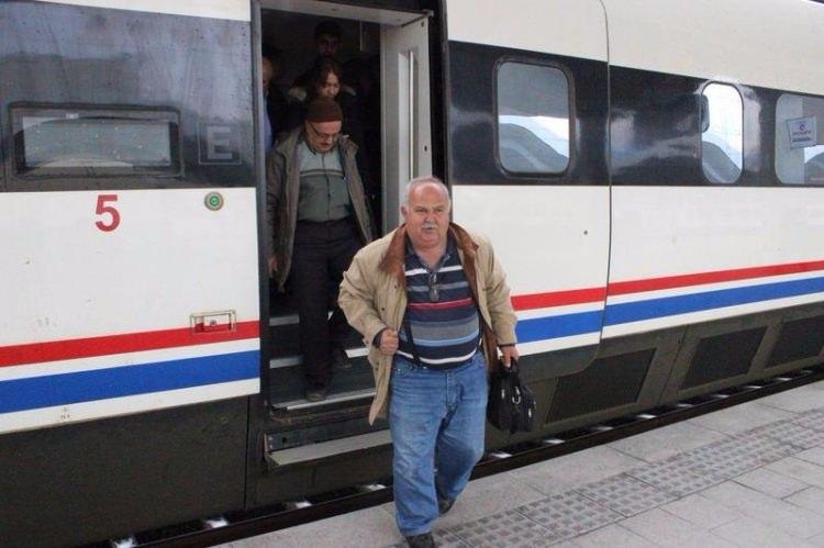 <p>Projenin tamamlanmasıyla Ankara-Sivas arası seyahat süresi 12 saatten 2 saate düşecektir. Tamamını öz kaynaklarla yapılmakta.</p>