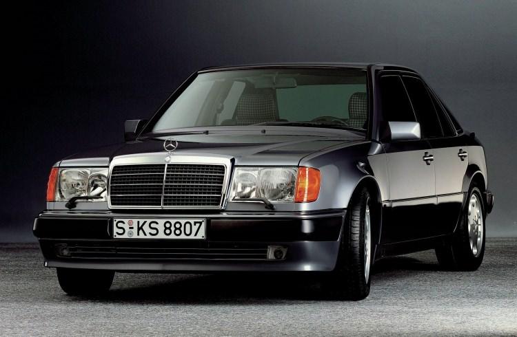 <p>Mercedes-Benz 500E</p>
