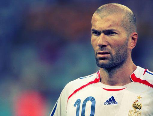 <p>ZİNEDİNE ZİDANE</p>
<p>''Oğlumla evimin bahçesinde futbol oynarken ikimiz de en sevdiğimiz futbolcular olurduk. Oğlum ben olurdu, ben ise Ronaldo.''</p>