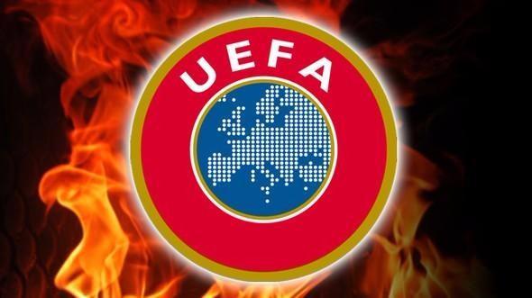 <p>UEFA’nın hayata geçirmeye hazırlandığı ve Şampiyonlar Ligi’nin yerine geçecek olan Avrupa Süper Ligi projesindeki 18 takım belli oldu.</p>

<p>Büyük bir model olması beklenen Avrupa Süper Ligi'nde İngiltere'den 5, İspanya'dan 4, İtalya, Almanya ve Fransa'dan ise 3'er takım yer alacak.</p>

<p> </p>
