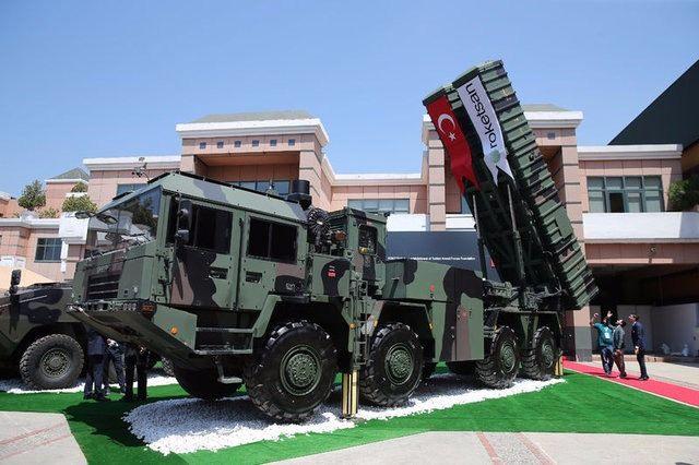 <p><strong>ROKETSAN'DA GÜDÜMLÜ FÜZE</strong></p>
<p>ROKETSAN'ın son dönemde geliştirdiği güdümlü yerli füzeler bu yıl içerisinde Türk Silahlı Kuvvetleri (TSK) envanterindeki yerini alacak.</p>