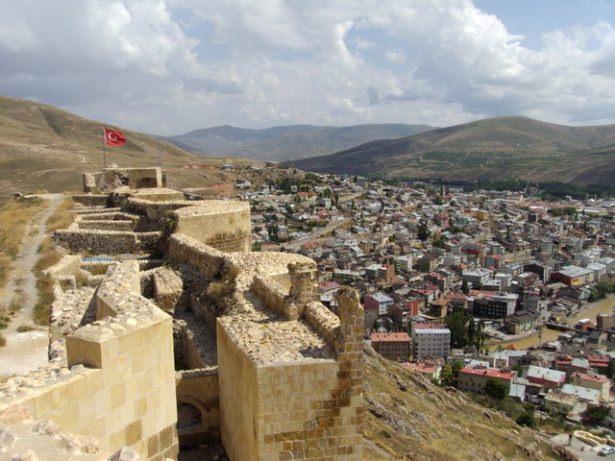<p>BAYBURT<br />
Toplam Nakdi Krediler (Bin TL): 486.952<br />
Takipteki Alacaklar (Bin TL): 10.237<br />
Takipteki Alacaklar/Toplam Nakdi Krediler (%): 2,10</p>