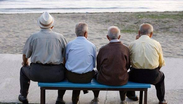 <p>Türkiye'de gelişmiş ülkelerde emeklilik yaşı kaç? İşte ülke ülke kadın ve erkek emeklilik yaşları...</p>

<p> </p>
