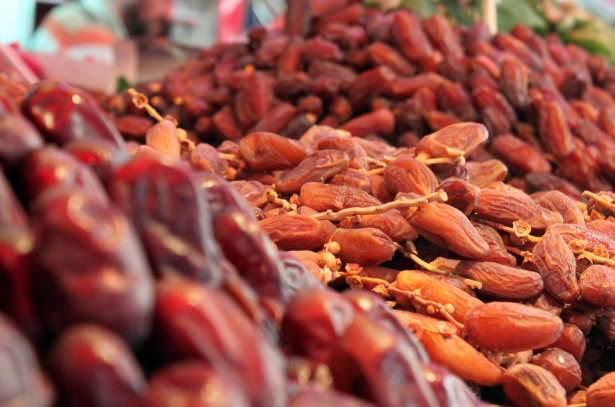 <p>İçinde hurma olmayan evin halkı aç sayılır</p>
