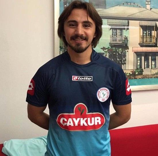 <p><strong>Recep Niyaz (Hücumcu orta saha)</strong><br />
<br />
Denizlispor ==> Çaykur Rizespor Bonservissiz</p>