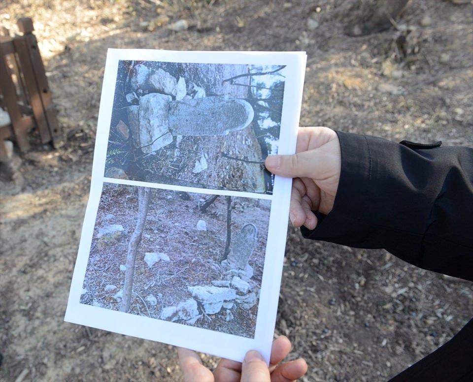 <p>Çanakkale Savaşları'nda görev alan şehit olan kahraman askerlerden Safranbolulu Mehmet Çavuş'un mezarı, Gelibolu Yarımadası Tarihi Alanı'nda yapılan örtü temizliği çalışmasında 102 yıl sonra ortaya çıkarıldı.</p>
