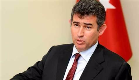 <p><strong>Metin Feyzioğlu</strong><br />
<br />
Çarşı iznine çıkan silahsız askerleri taşıyan otobüse bombalı araçla saldırmış korkak ve aşağılık teröristler.</p>