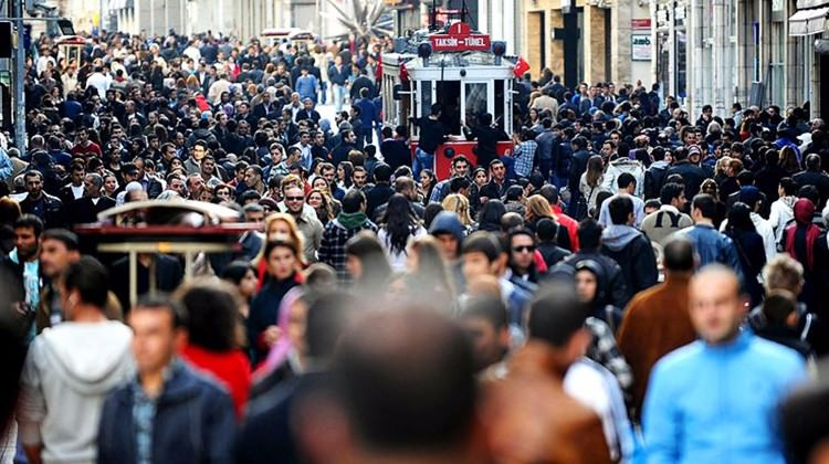<p>Türkiye'nin en kalabalık ilçeleri sıralandı. En kalabalık 3 ilçe arasında İstanbul yok...</p>
