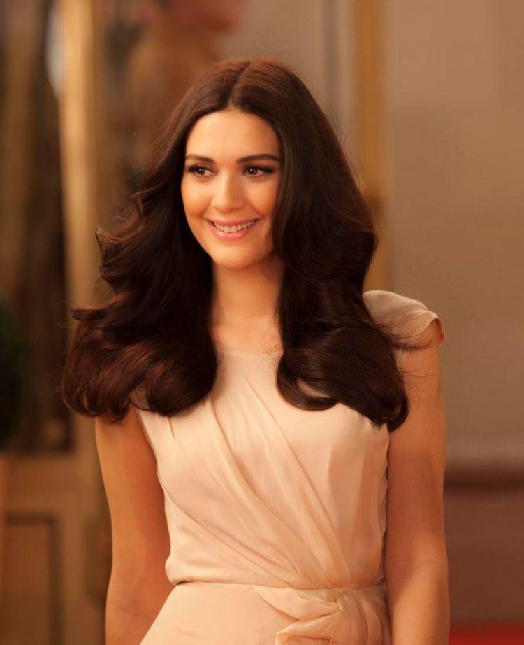 <p>Bergüzar Korel</p>
