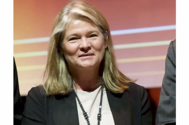 <p>94- Charlene de Carvalho-Heineken - 12.6 milyar dolar </p>
<p>Heineken - Hollanda</p>