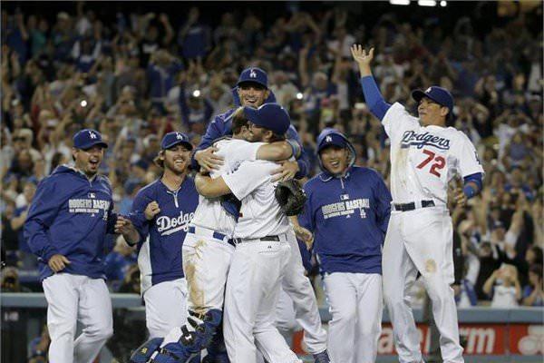 <p><strong>Los Angeles Dodgers</strong><br />
Amerikan Beyzbol ligi takımlarından Los Angeles Dodgers'ın değeri 2 milyar dolar.</p>
