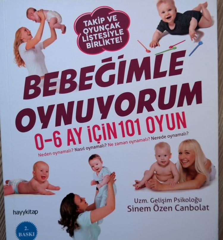 <p><strong>Bebeğimle Oynuyorum</strong></p>
