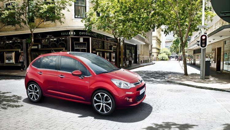 <p>Citroën ticari araçlardaki anahtar teslim fiyatlarında 12.500 TL’ye varan indirimler sunulurken, binek Citroën modellerindeki indirimler 10.000 TL’yi buluyor.</p>
<p>C3 1.2 PureTech 82HP ETG Cool modelinde<strong><span style="color:#D3D3D3"></span></strong>ki indirim 3.000 TL.</p>