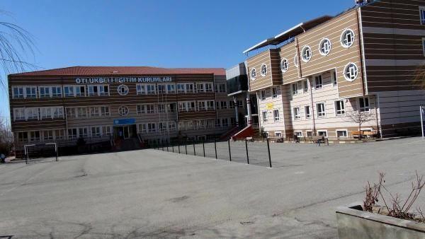 <p>Otlukbeli eğitim kurumlarında faaliyet Valilik kararı ile durduruldu.</p>