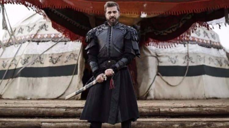 <p>Dizi, kadrosuna katılan yeni oyuncularıyla tarihe ışık tutmayı sürdürecek.</p>
