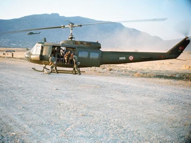 <p>Helikopterlerle Taşınarak Adaya Getirilen Takviye Birlikleri</p>

<p> </p>
