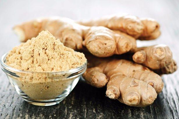 <p>Günde 1-2 gram zencefil tüketerek kendinizi yenileme yolculuğunda hız kazanabilirsiniz. Yoğurdunuza, sütünüze veya çayınıza katacağınız 1 silme çay kaşığı zencefil lezzetli bir serüvene doğru yola çıkmanızı sağlar.</p>
