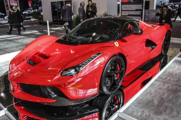 <p>Ferrari Laferrari</p>

<p> </p>
