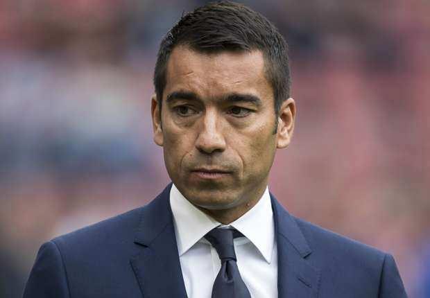 <p>Sol bek: Giovanni van Bronckhorst (Feyenoord)</p>
