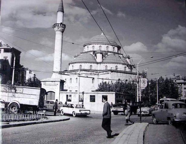 <p>1965 - Şişli Camii</p>

<p> </p>
