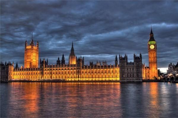 <p>İngiltere - Westminster Sarayı</p>