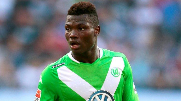 <p><strong>Genç oyuncu trafik kazasında hayatını kaybetti</strong></p>

<p>2015 yılında Wolfsburg'un 20 yaşındaki Belçikalı futbolcusu Junior Malanda trafik kazasında hayatını kaybetti. Malanda, çarpma sonrasında ön camdan dışarı fırladı ve olay anında yaşamını yitirdi.</p>
