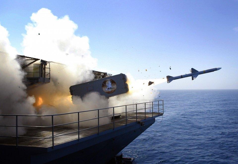 <p>Tomahawkların her biri 1.6 milyon dolar ABD, Suriye’deki hedefleri, Akdeniz’deki gemilerinden attığı Tomahawk füzeleri ile vurdu. Her biri 1 milyon 590 bin dolar fiyata sahip füzelerden 59 adet ateşlendi. </p>

