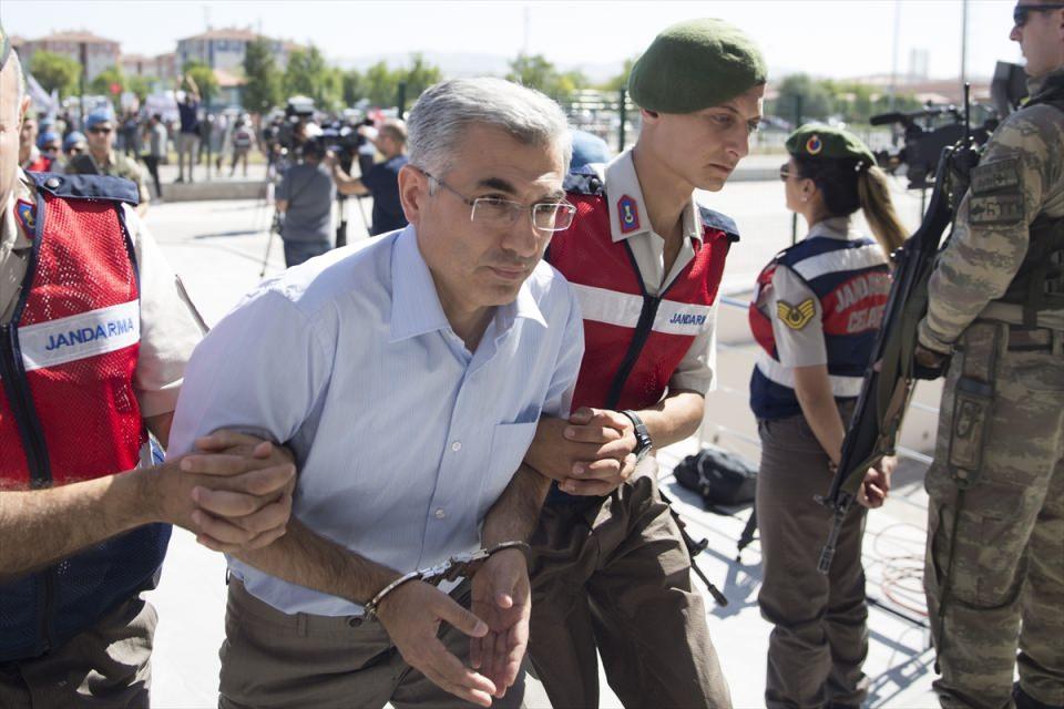 <p>Ali Eraslan</p>
