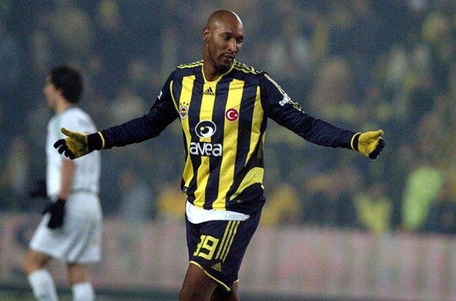 <p><strong>NICOLAS ANELKA (FENERBAHÇE, 2004-05)</strong></p>
<p>İlk sezonunda istenilen performansı yakalayamasa da 14 maçta 4 gol kaydederek takımının şampiyonluğunda önemli bir pay sahibi oldu. Ertesi sezon kendisini bulan oyuncu, 25 maçta 10 gol attı ancak Denizli'de kaçan şampiyonluk sonrası karışan Fenerbahçe ile bağlarını kopartarak Premier Lig'e geri döndü.</p>
