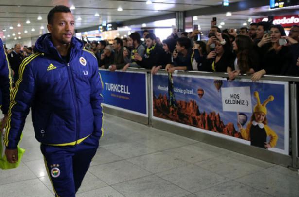 <p><span style="color:#D3D3D3"><strong>Nani - Everton'la anlaştı, dur denmeyecek.</strong></span></p>