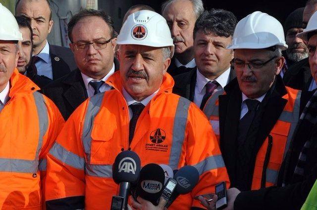 <p>Ulaştırma, Denizcilik ve Haberleşme Bakanı Ahmet Arslan sözlerine şöyle devam etti;</p>

<p> </p>
