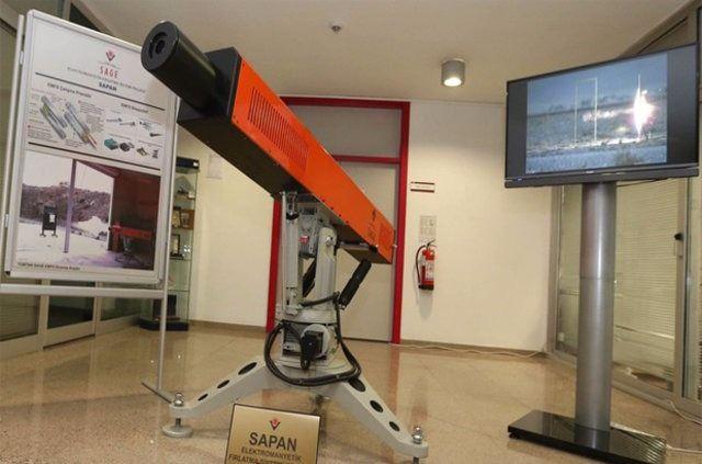 <p>Dünyada elektro manyetik top teknolojisini üretebilen sadece iki firma bulunuyor. Bunlardan biri ABD'li General Atomics diğeri ise İngiliz BAE Systems. İşte TSK'nın yeni silahı Sapan...</p>
<p> </p>