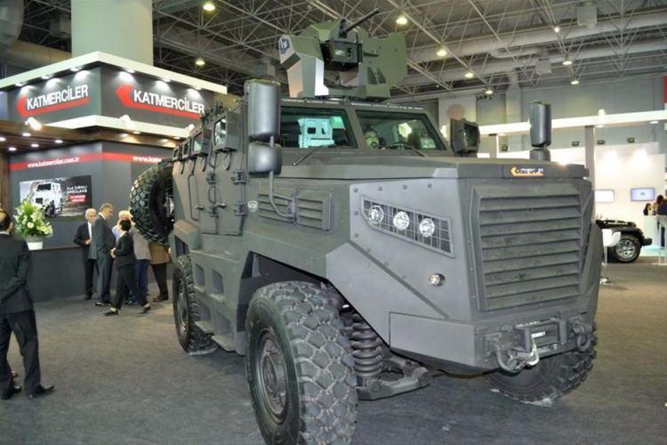 <p>Türk Silahlı Kuvvetleri ve Emniyet Genel Müdürlüğü'nün ihtiyaçları doğrultusunda Katmerciler firması tarafından geliştirilen Hızır 4×4 taktik tekerlekli zırhlı aracı testlerini sürdürüyor. </p>

<p> </p>
