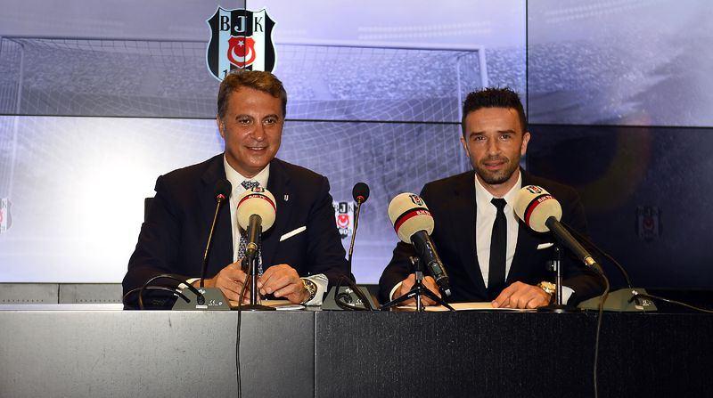 <p>Orman, "Stadımızda böyle bir imza töreni yapmamız bizim için gurur verici. Bizim açımızdan hayırlı bir gün. Çok güvendiğimiz, inandığımız ve sevdiğimiz bir oyuncunun imza törenini yapıyoruz. Gökhan ailemize hoş geldi, burası büyük bir aile. Gökhan'ı aramızda görmekten dolayı mutluyuz." dedi.</p>