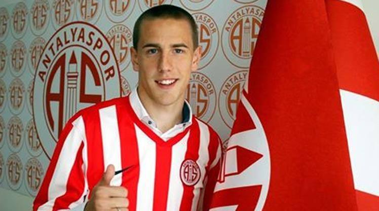 <p>Milan Jevtovic, Antalyaspor'dan Rosenborg'a<br />
<br />
​Kiralık</p>
