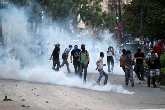 <p>Gezi Parkı eylemleri; sokakları olduğu gibi magazin dünyasını da karıştırdı.</p>