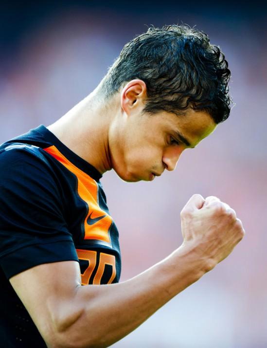 ASLAN'IN BOMBASI AFELLAY-Yöneticiler, Barcelona ile görüşmelere start verirken, Fas asıllı Hollandalı starın da Galatasaray'ın teklifine sıcak baktığı bildirildi. (HABERTÜRK)
