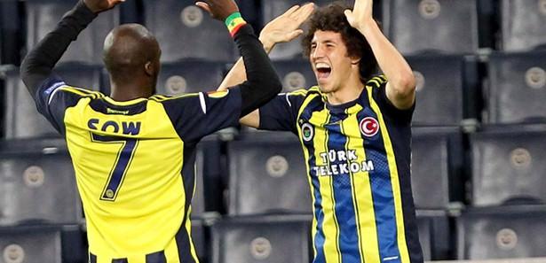 Fenerbahçe, UEFA Avrupa Ligi'nde evinde ağırladığı Viktori'a Plzenle 1-1 berabere kalmasına rağmen çeyrek finale yükseldi. Fenerbahçe'nin bu tarihi başarısı gazete manşetlerini süsledi. İşte basında Fenerbahçe - Plzen manşetleri...
