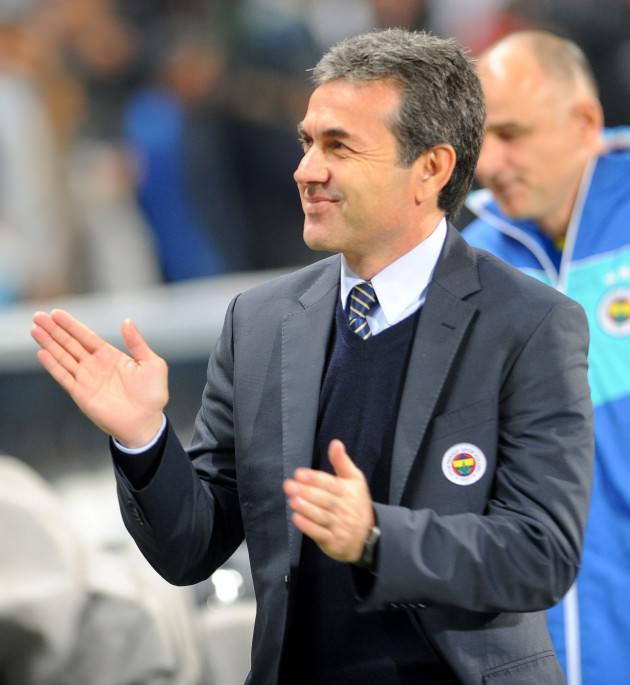 şu futbol bilmez halimle şunu sormak isterim: Madem Aykut Kocaman istifa edecekti, Alex niye gitti?