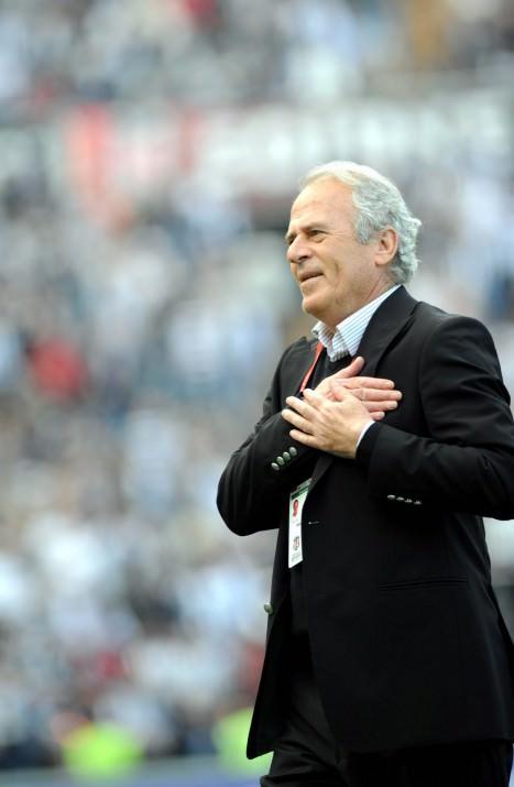 DENİZLİ ISRARI SÜRÜYOR!-Yeni teknik adam arayışındaki Beşiktaş'ta Transfer Komitesi Başkanı Tamer Kıran, 1-2 gün içinde Mustafa Denizli ile bir kez daha bir araya gelecek. (BUGÜN)