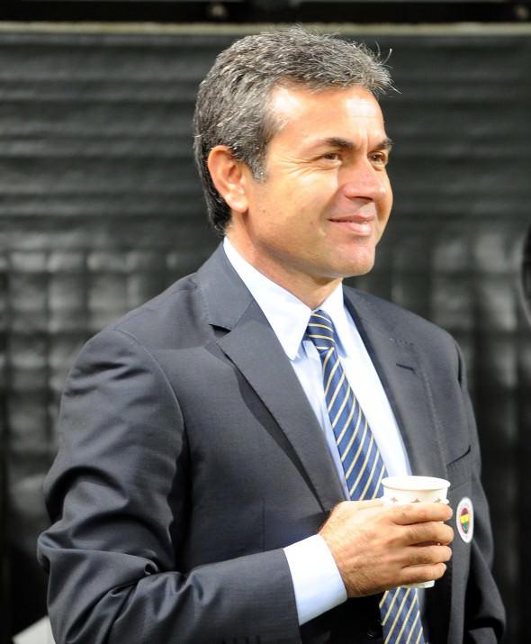 n işte. istifa istifa dediniz. gitti adam gibi adam. ama aziz yıldırım hala orda o noolcak?