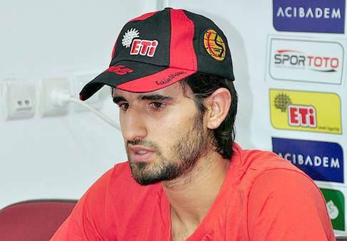 <p>Galatasaray daha önce Trabzonsporda oynamadığı için Alper Potuk transferinden vazgeçtiğini KAP a bildirdi</p>