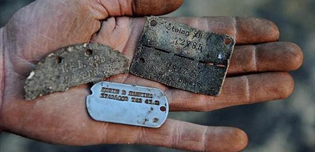 39 yaşındaki Alman tesisat&ccedil;ı tek katlı ahşap evinin arka bah&ccedil;esini kazarken &ouml;nce bir asker k&uuml;nyesi buldu.