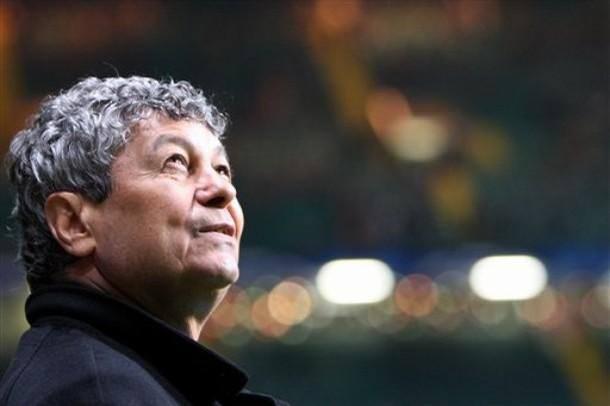MIRCEA LUCESCU: Beşiktaş'ın 100. yılında takımı şampiyonluğa taşıyan Lucescu ismi gündeme geldi ancak hem Rumen çalıştırıcının Ukrayna'da mutlu olması hem de yüksek maliyeti üzerinde fazla düşünülmemesine sebep oldu. Mircea Lucescu siyah beyazlı taraftarların takımın başında en fazla görmek istediği teknik adamların ilk sırasında yer alıyor.