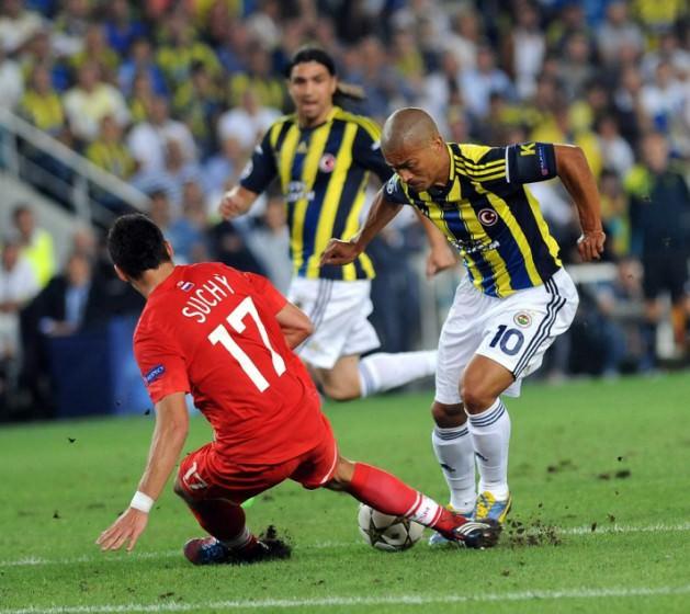 Selçuk Şahin'i düğünde halaya bile almam, o halayın ahenkini de bozar. çıktı da Fener kendine geldi.