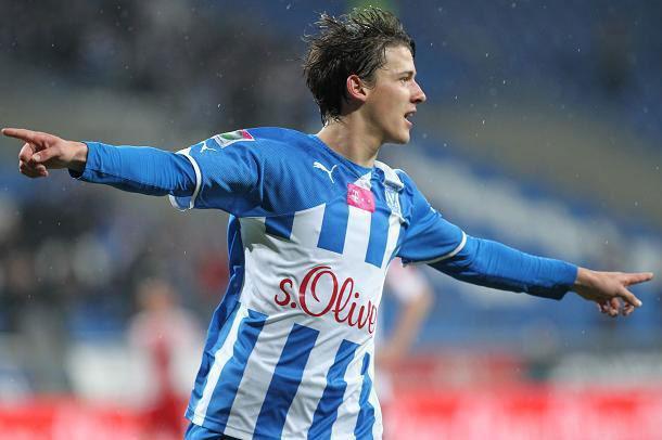 Günün bomba transfer haberleri-15 Ocak 2013 F.Bahçe'ye mi, Bursaspor'a mı? Fenerbahçe ve Bursaspor'un, Lech Poznan'da forma giyan Aleksandar Tonev'le ilgilendiği iddia edildi. Fenerbahçe ve Bursaspor'un, Polonya Ligi ekiplerinden Lech Poznan'da forma giyen Bulgar futbolcu Aleksandar Tonev'le yakından ilgilendiği bildirildi (Milliyet)