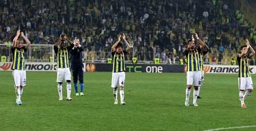 <p>Fenerbahçe'mizi final yolunda aldığı bu başarılı sonuçtan dolayı gönülden kutlarım. Bu yolun sonu Amsterdam olsun!</p>