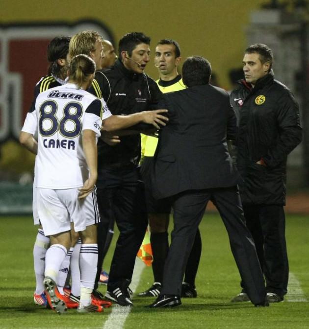 İbrahim Seten: Caner, Fırat Aydınus'un anasına mi küfretti? Peki o böyle kolay atılıyorsa Fatih Terim'in dünkü küfürlerine 90 dk. nasıl dayandı hakemler?