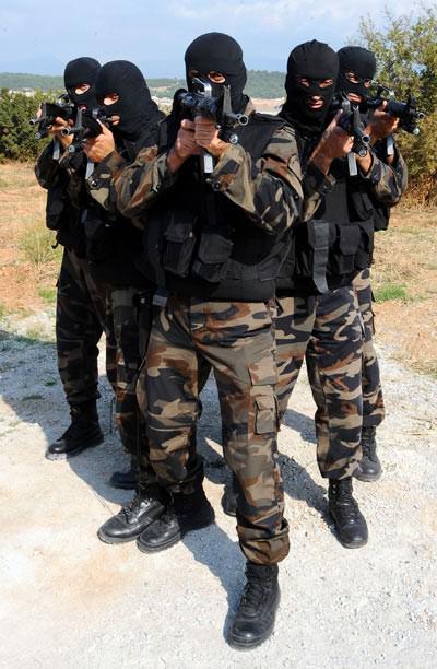 ÖZEL tim polisinin şehir merkezleri dışında, kırsalda terörle mücadele için kullanılması amacıyla 2010 yılında başlatılan proje, erken tamamlanıyor. 