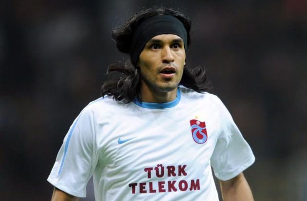 BENFICA ÇILDIRDI-FANATİK - Gustavo Colman'ı transfer etmeyi kafasına koyan Portekiz temsilcisi, Trabzonspor'a yeni bir teklif yaptı: Eğer Emerson'u istemiyorsanız, 6.5 milyon Euro (14.5 milyon TL) verelim.
